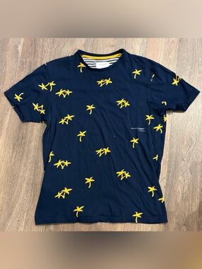 3/$25 Denim & Flower Ricky Singh Palm Tree Print T-Shirt | Men’s Small
